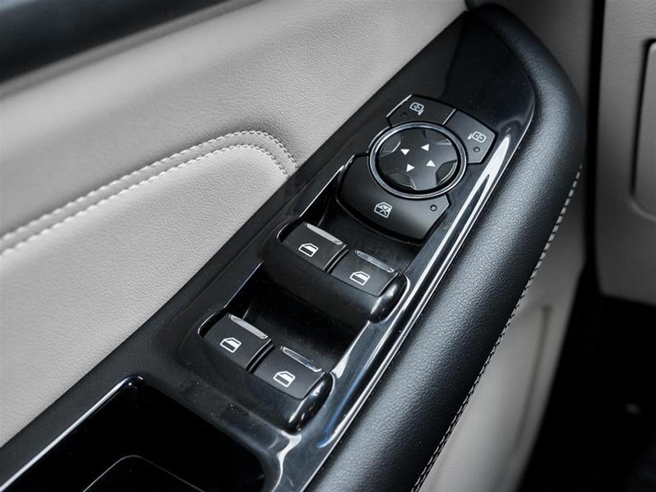 2016 Ford Edge TITANIUM 4DR ALL-WHEEL DRIVE Photo