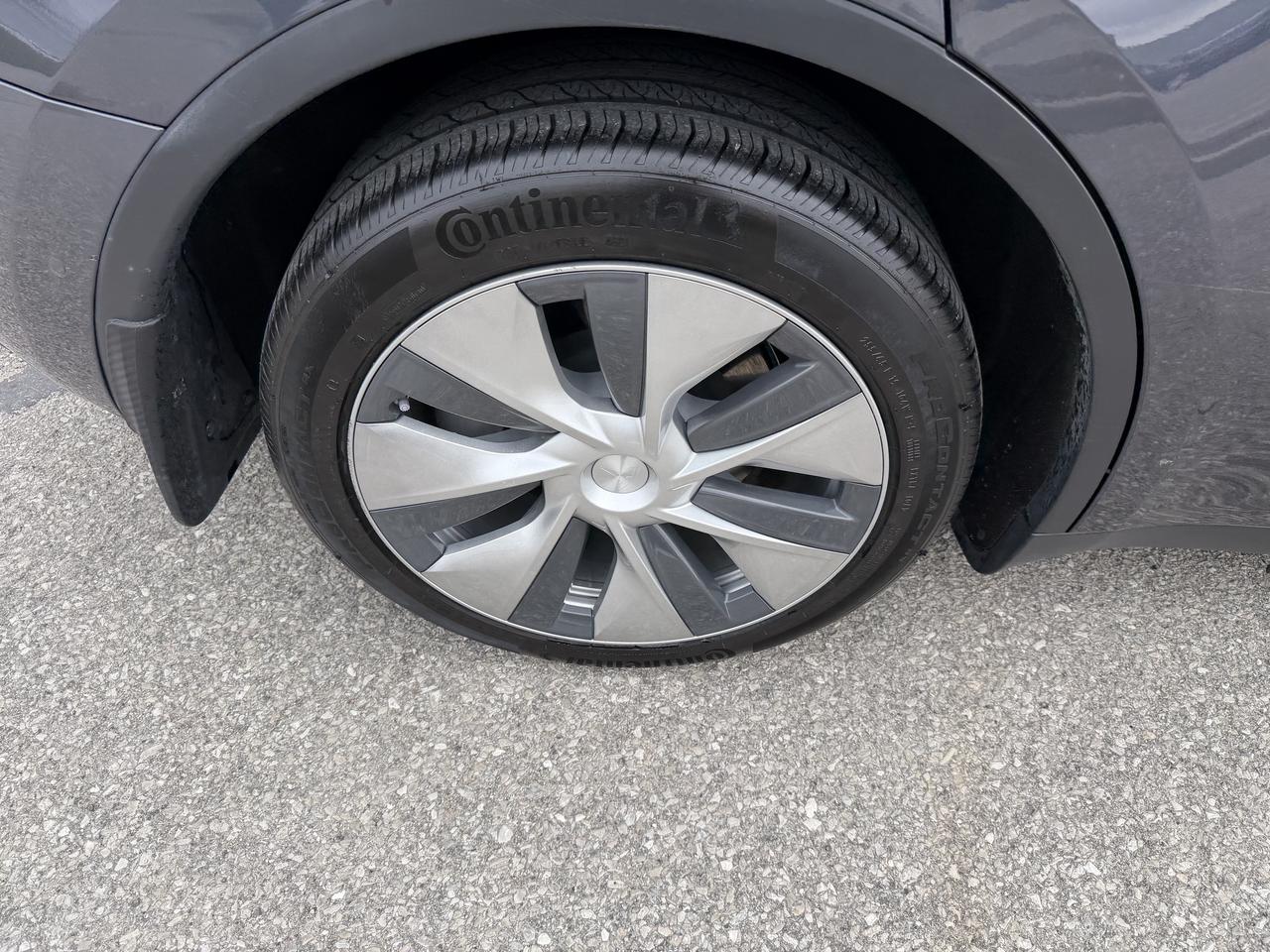 2022 Tesla Model Y Long Range AWD 1 Owner Ambient Lighting Certified Photo