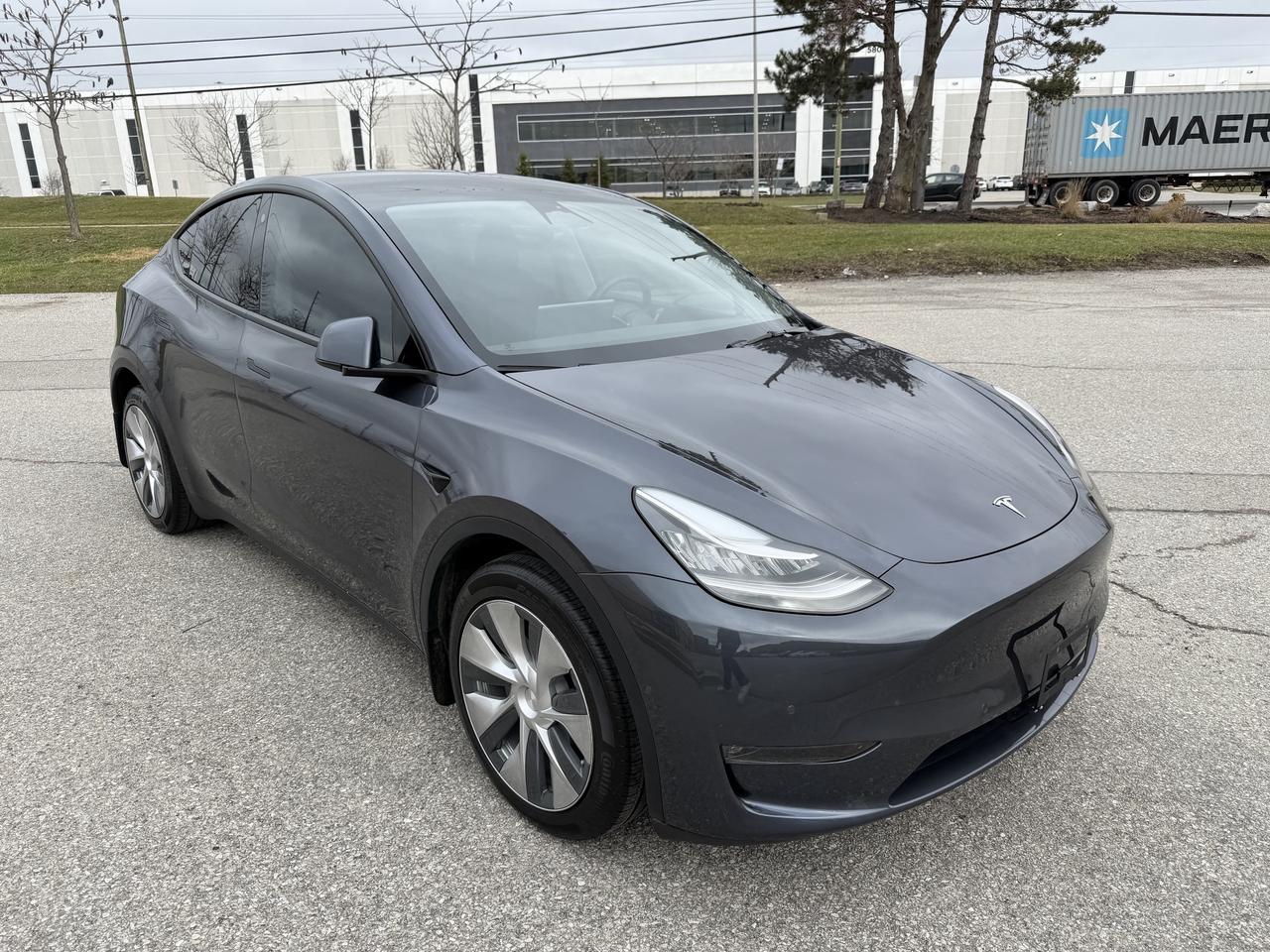 2022 Tesla Model Y Long Range AWD 1 Owner Ambient Lighting Certified Photo