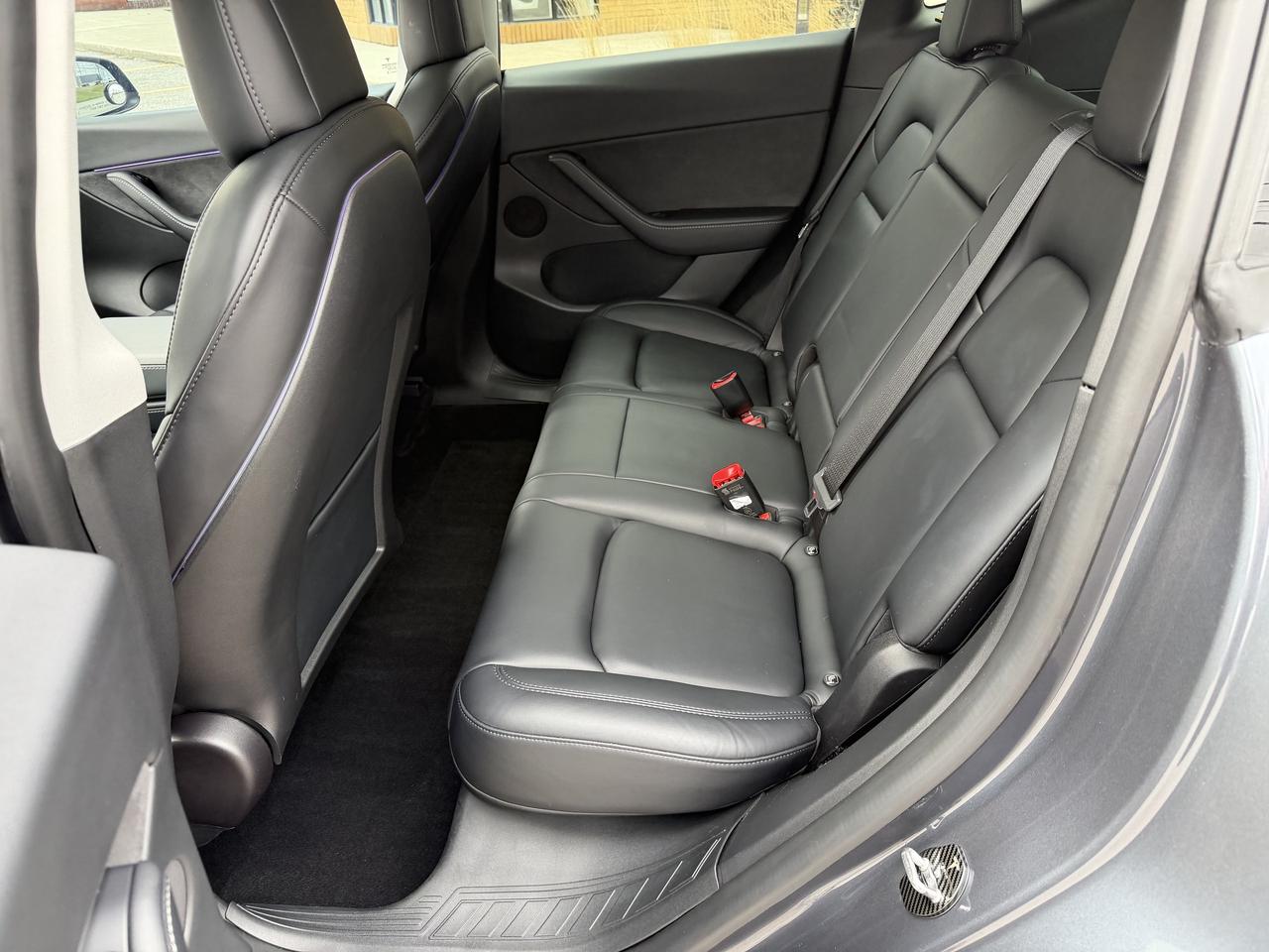 2022 Tesla Model Y Long Range AWD 1 Owner Ambient Lighting Certified Photo