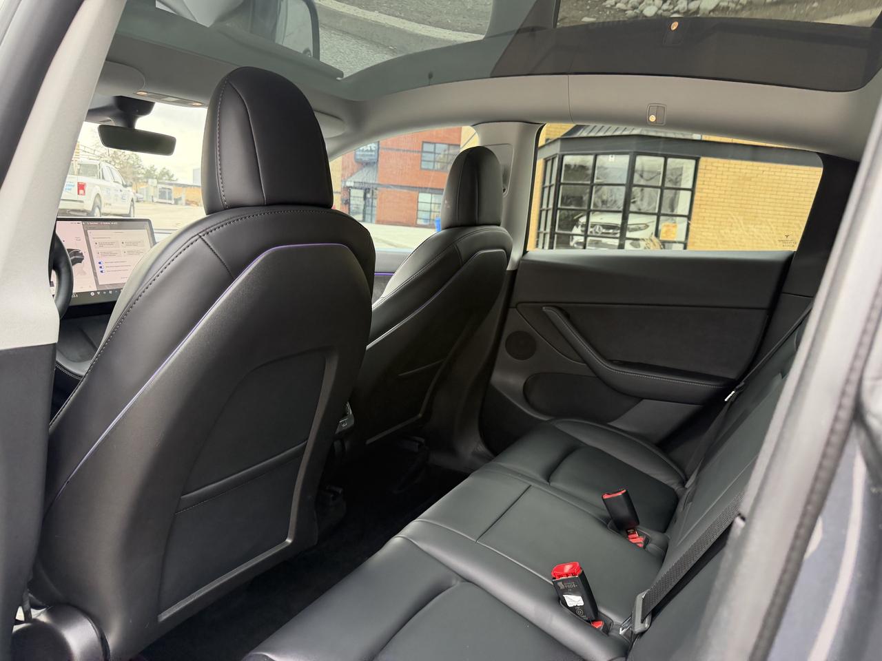 2022 Tesla Model Y Long Range AWD 1 Owner Ambient Lighting Certified Photo