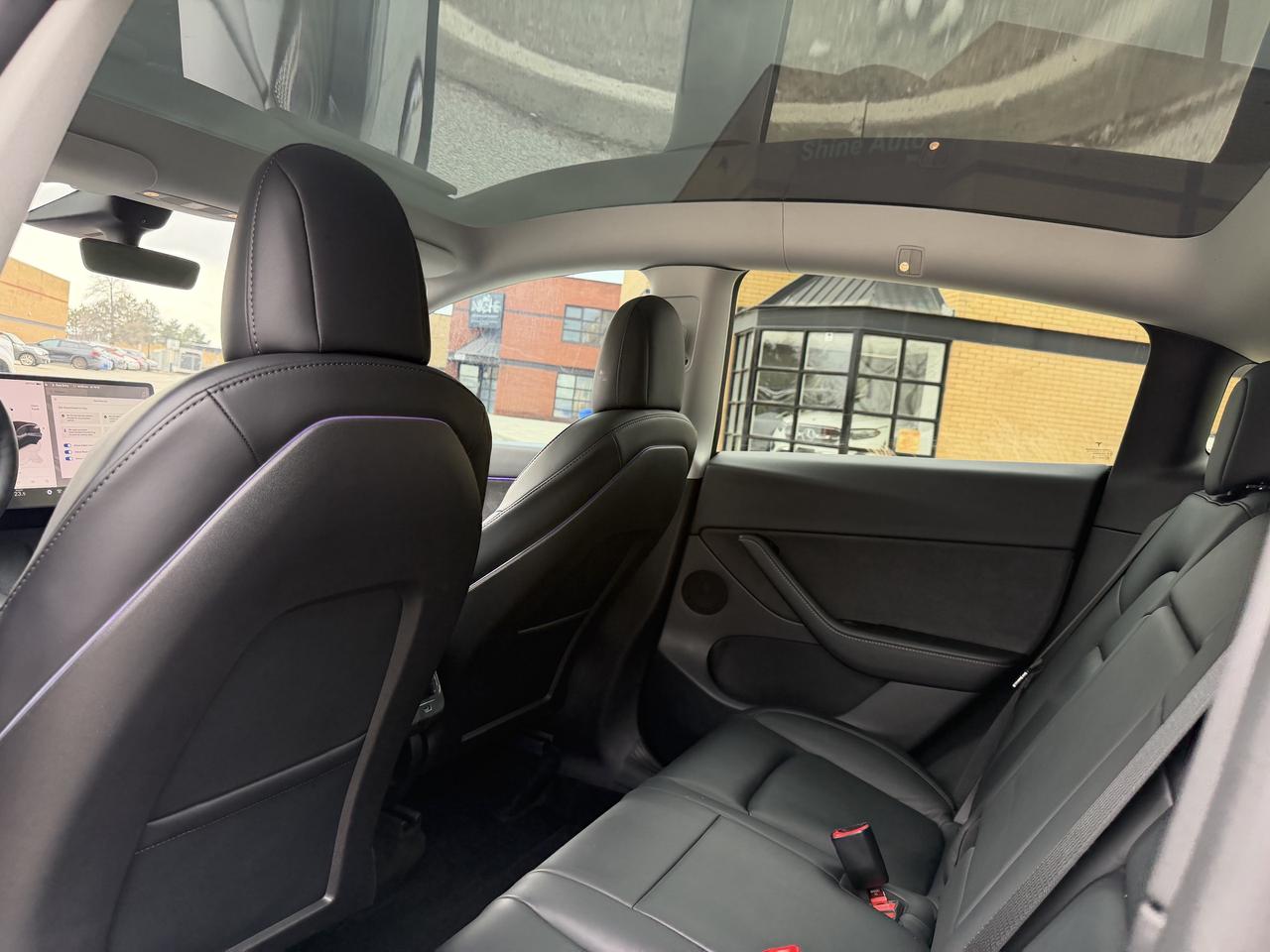 2022 Tesla Model Y Long Range AWD 1 Owner Ambient Lighting Certified Photo