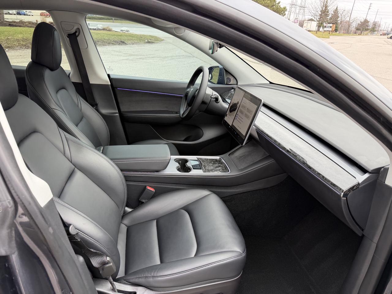 2022 Tesla Model Y Long Range AWD 1 Owner Ambient Lighting Certified Photo