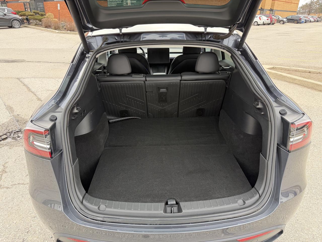 2022 Tesla Model Y Long Range AWD 1 Owner Ambient Lighting Certified Photo