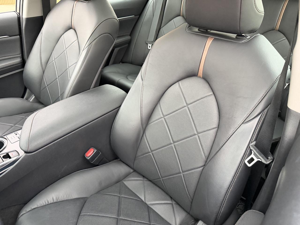 2018 Toyota Camry XLE V6 Heads Up 360 Camera Leather Navigation Photo