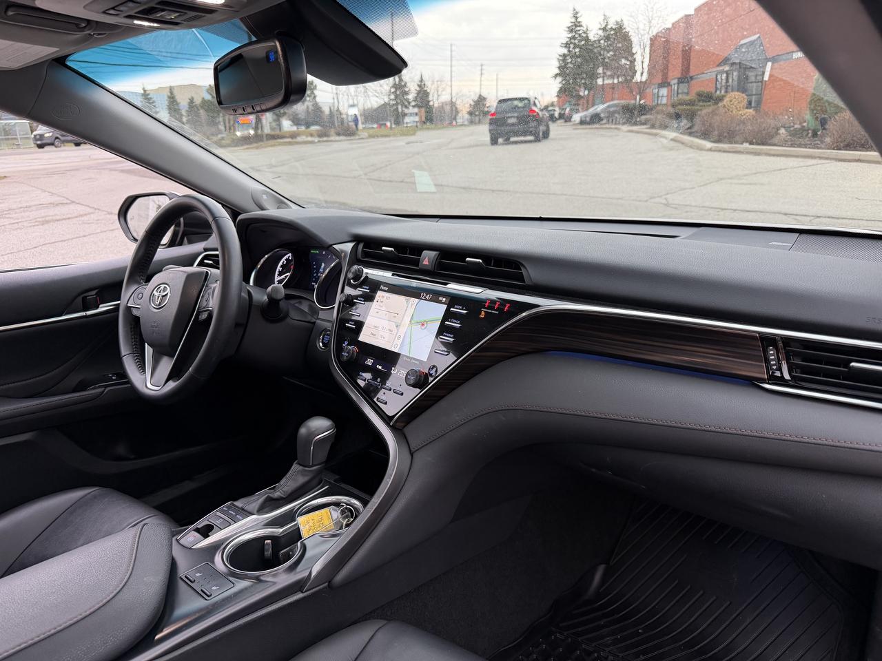 2018 Toyota Camry XLE V6 Heads Up 360 Camera Leather Navigation Photo