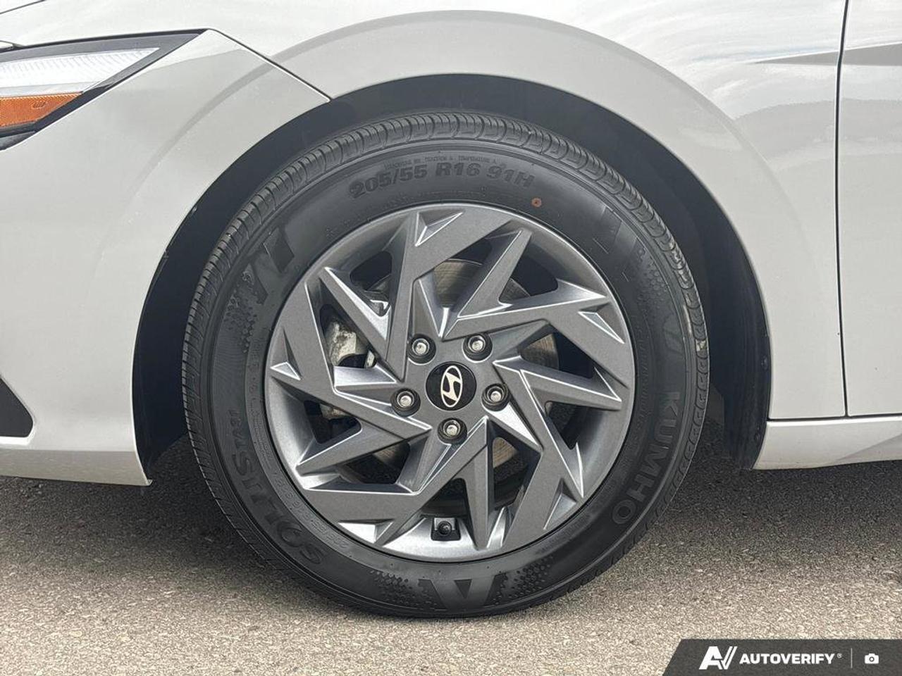 2024 Hyundai Elantra Preferred   HEATED SEATS/WHEEL   5.9L/100KM Photo