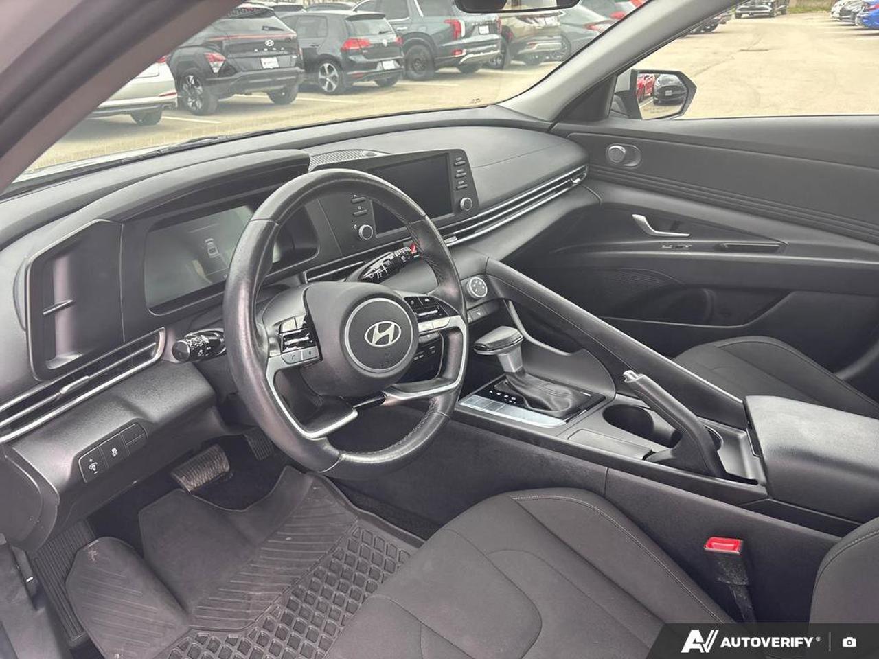 2024 Hyundai Elantra Preferred   HEATED SEATS/WHEEL   5.9L/100KM Photo
