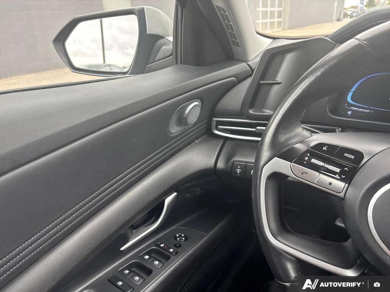2024 Hyundai Elantra Preferred   HEATED SEATS/WHEEL   5.9L/100KM Photo