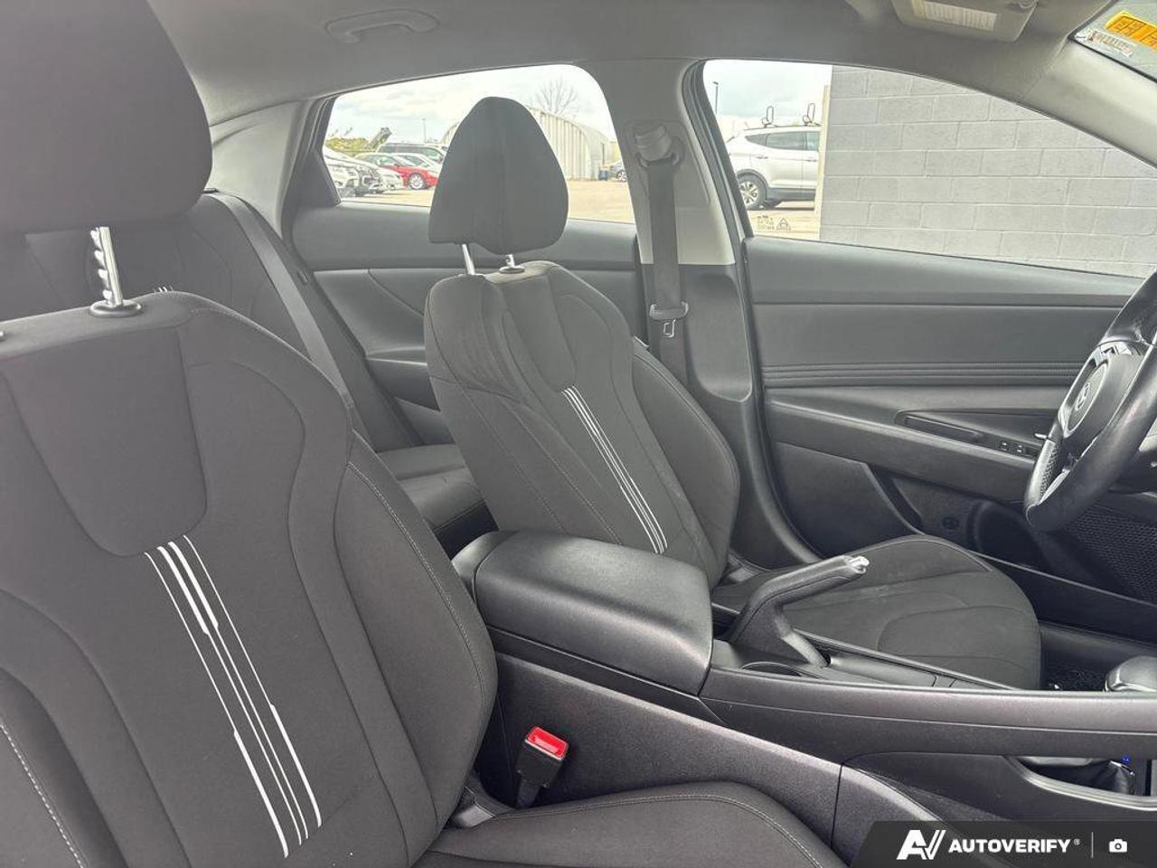 2024 Hyundai Elantra Preferred   HEATED SEATS/WHEEL   5.9L/100KM Photo