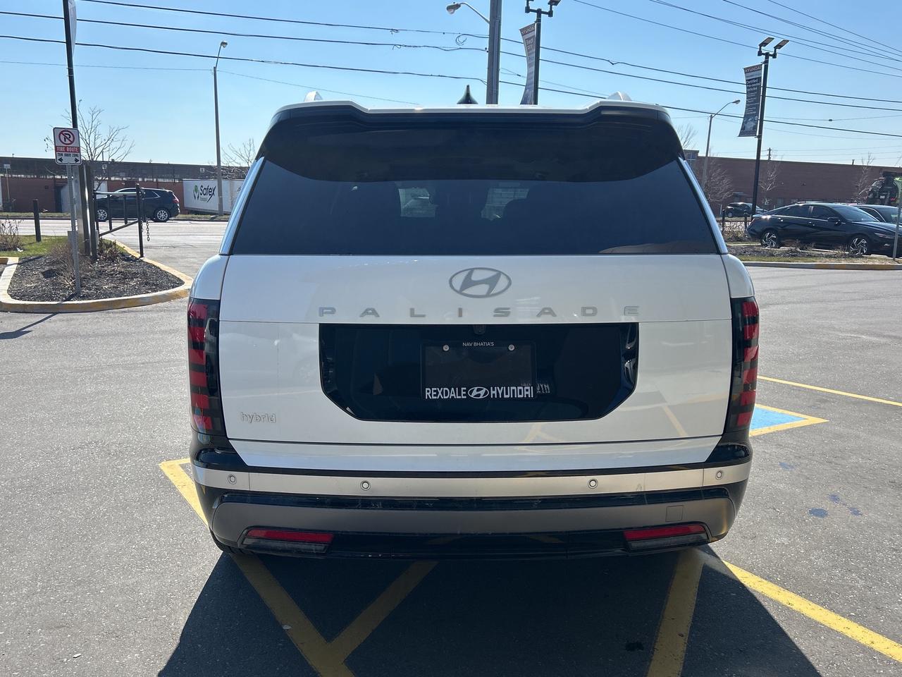 2026 Hyundai Palisade Hybrid Luxury Hybrid   Starting from 5.29% OAC Photo3