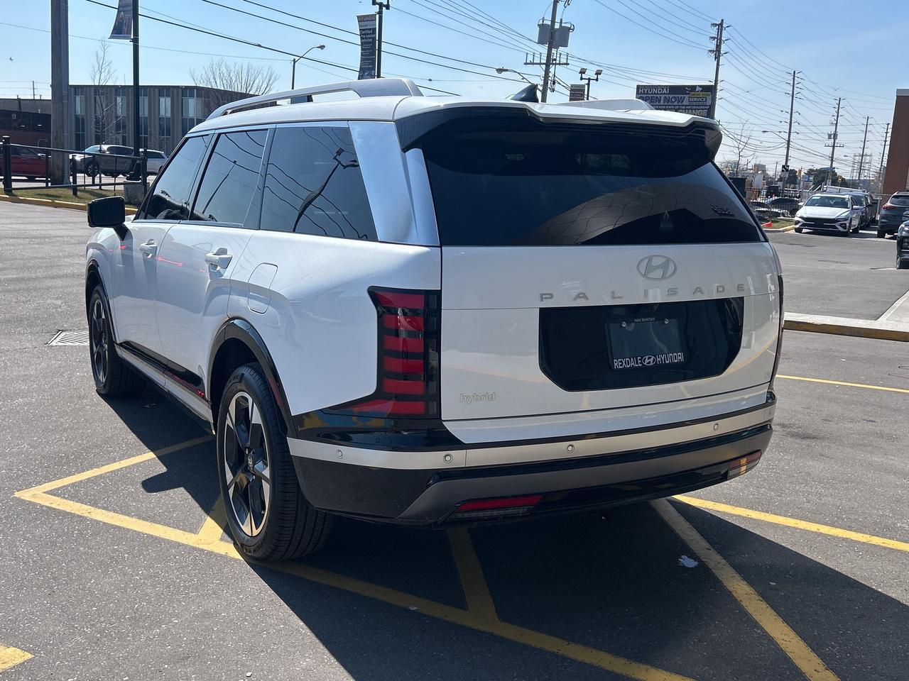 2026 Hyundai Palisade Hybrid Luxury Hybrid   Starting from 5.29% OAC Photo