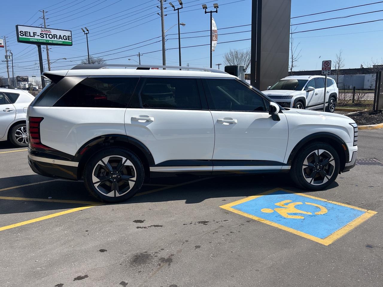 2026 Hyundai Palisade Hybrid Luxury Hybrid   Starting from 5.29% OAC Photo