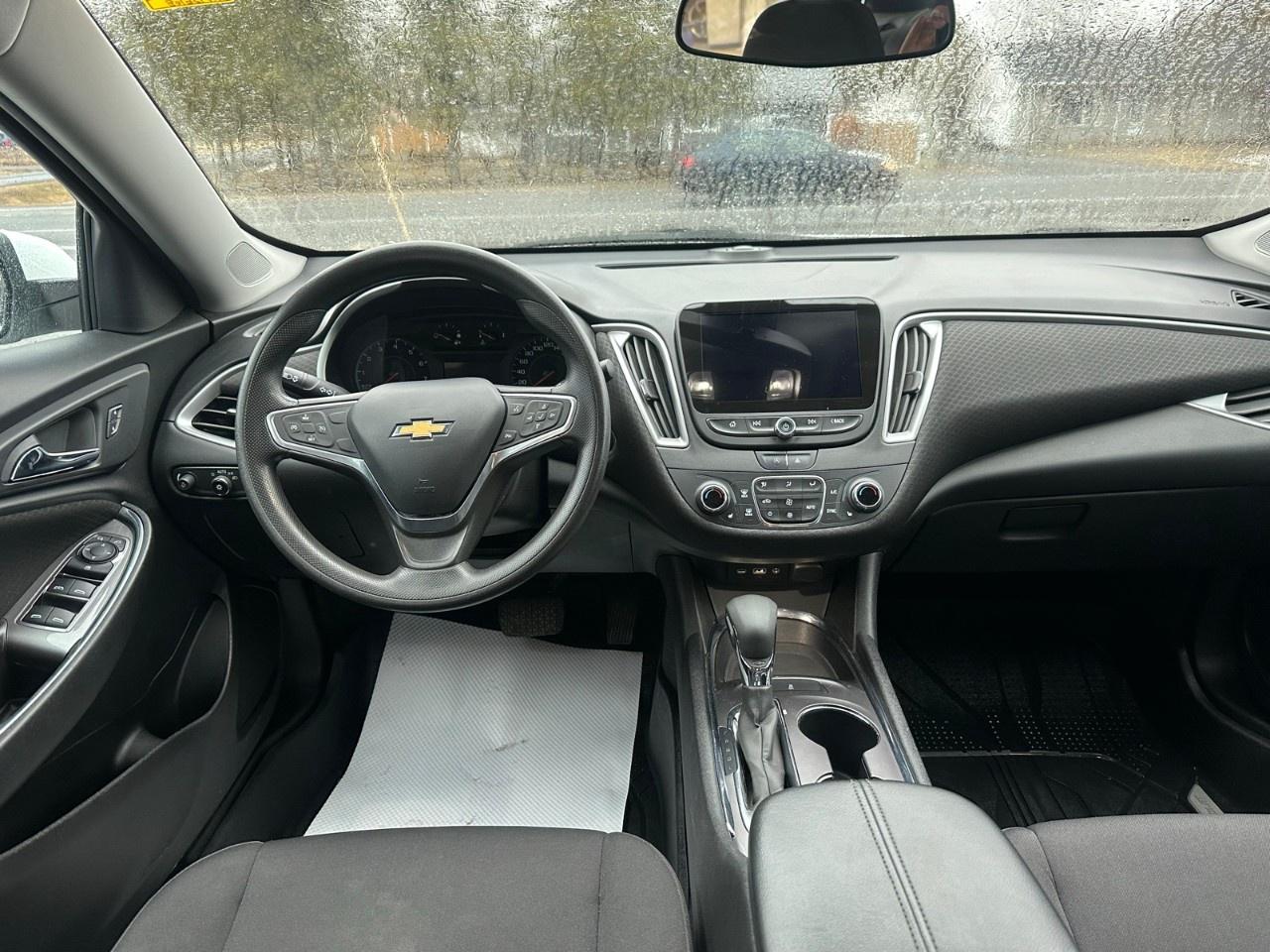 2022 Chevrolet Malibu 4DR SDN LT Photo