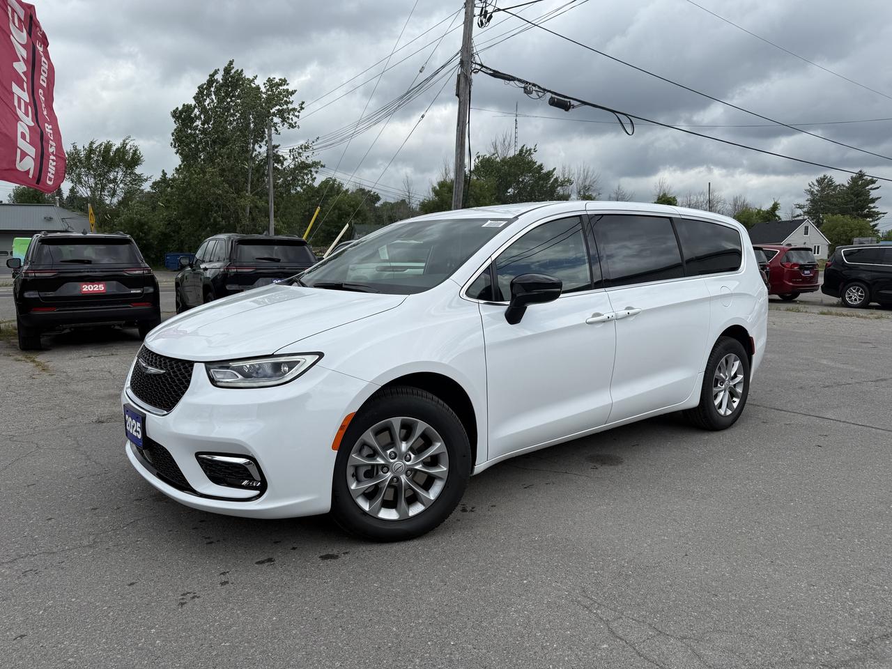 2025 Chrysler Pacifica Select AWD - Power Liftgate & Sliding Doors Photo