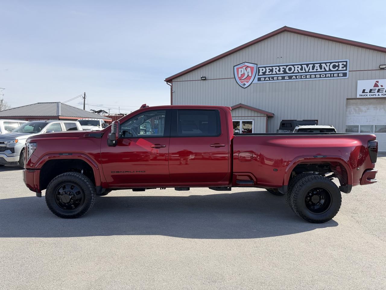 2024 GMC Sierra 3500HD DENALI LIFT/WHEEL/TIRE PKG!! Photo3