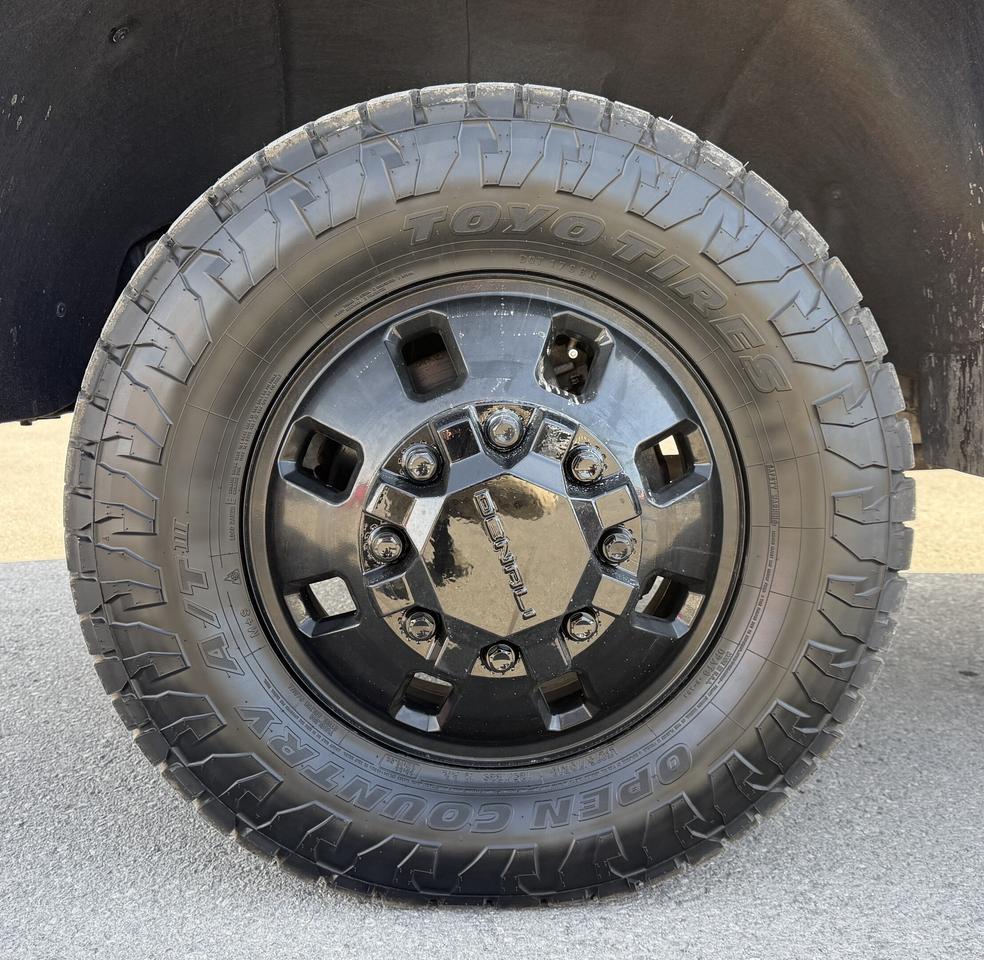 2024 GMC Sierra 3500HD DENALI LIFT/WHEEL/TIRE PKG!! Photo