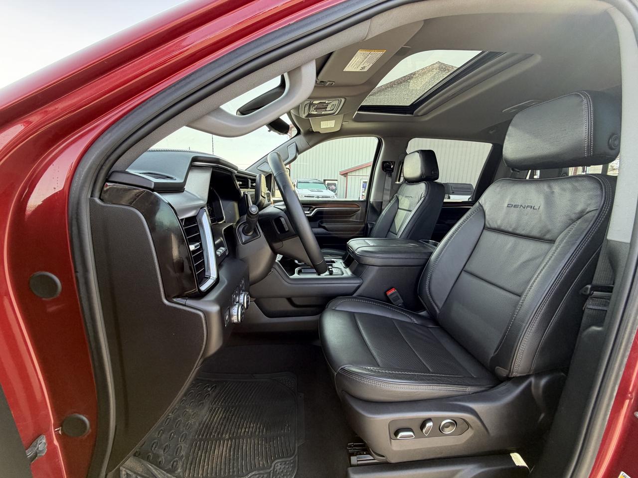 2024 GMC Sierra 3500HD DENALI LIFT/WHEEL/TIRE PKG!! Photo