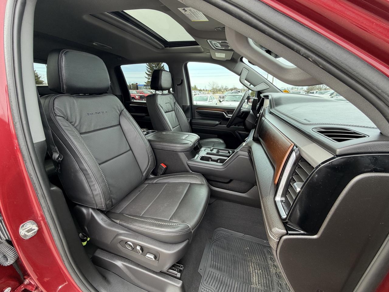 2024 GMC Sierra 3500HD DENALI LIFT/WHEEL/TIRE PKG!! Photo