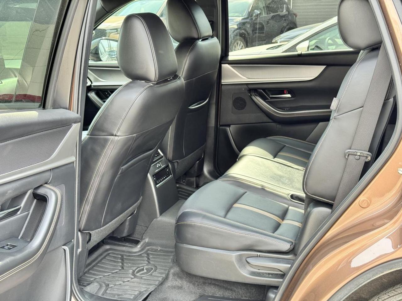 2025 Mazda CX-70 MHEV GT-P AWD/ EXTENDED WARRANTY/ 3.95% RATE/ MUST SEE Photo