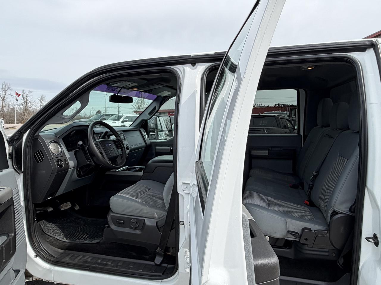 2016 Ford F-250 POWERSTROKE DIESEL 4X4 Photo