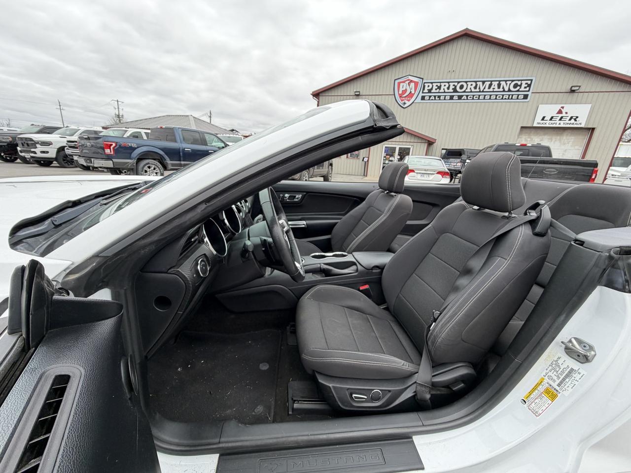 2017 Ford Mustang 2DR CONV V6 Photo