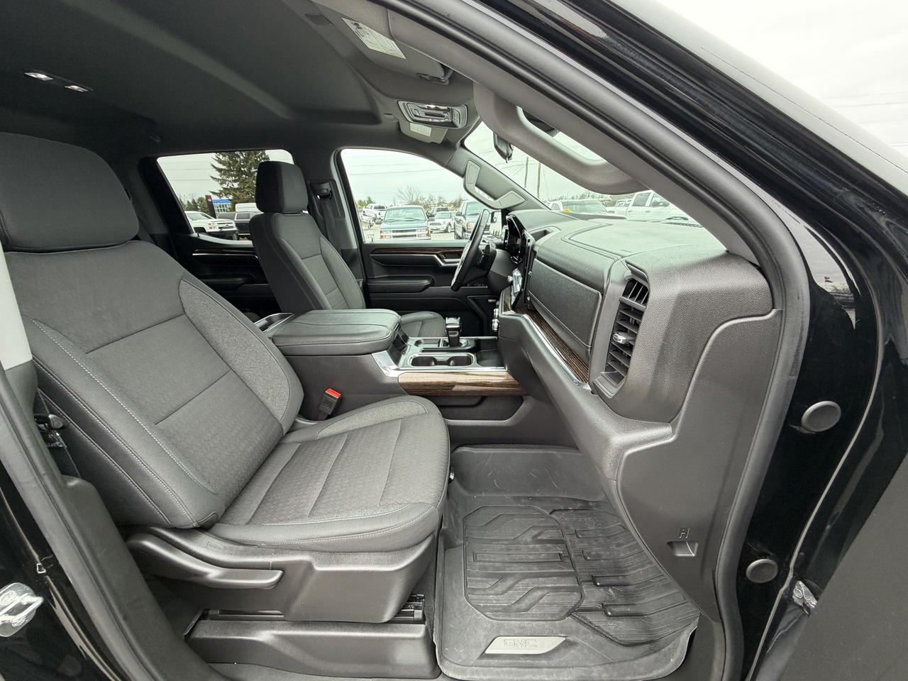 2024 GMC Sierra 1500 ELEVATION DURAMAX DIESEL 4X4 Photo