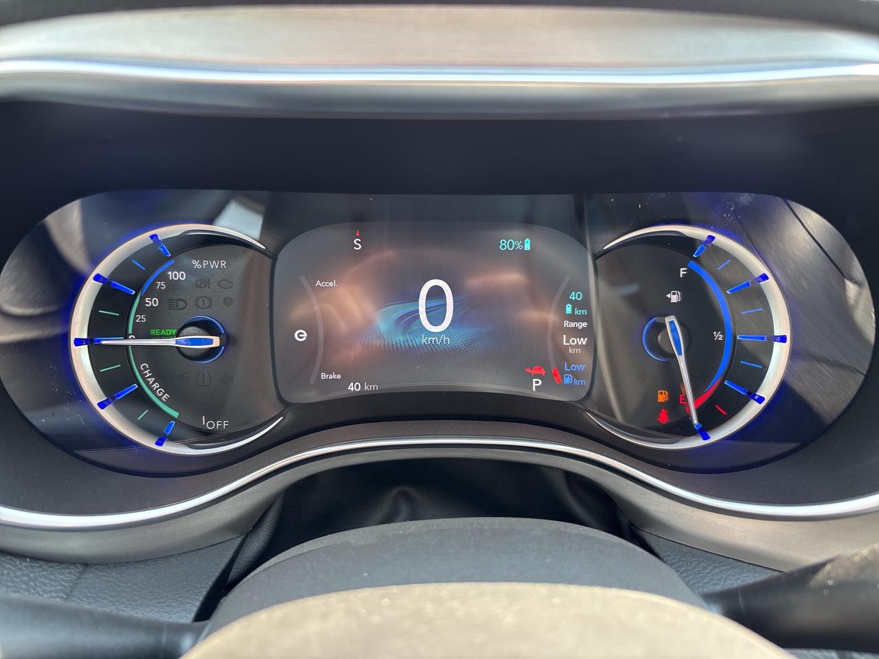 2024 Chrysler Pacifica Hybrid  Photo