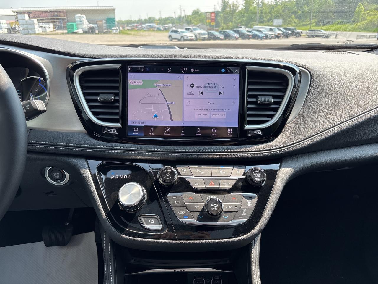 2024 Chrysler Pacifica Hybrid  Photo