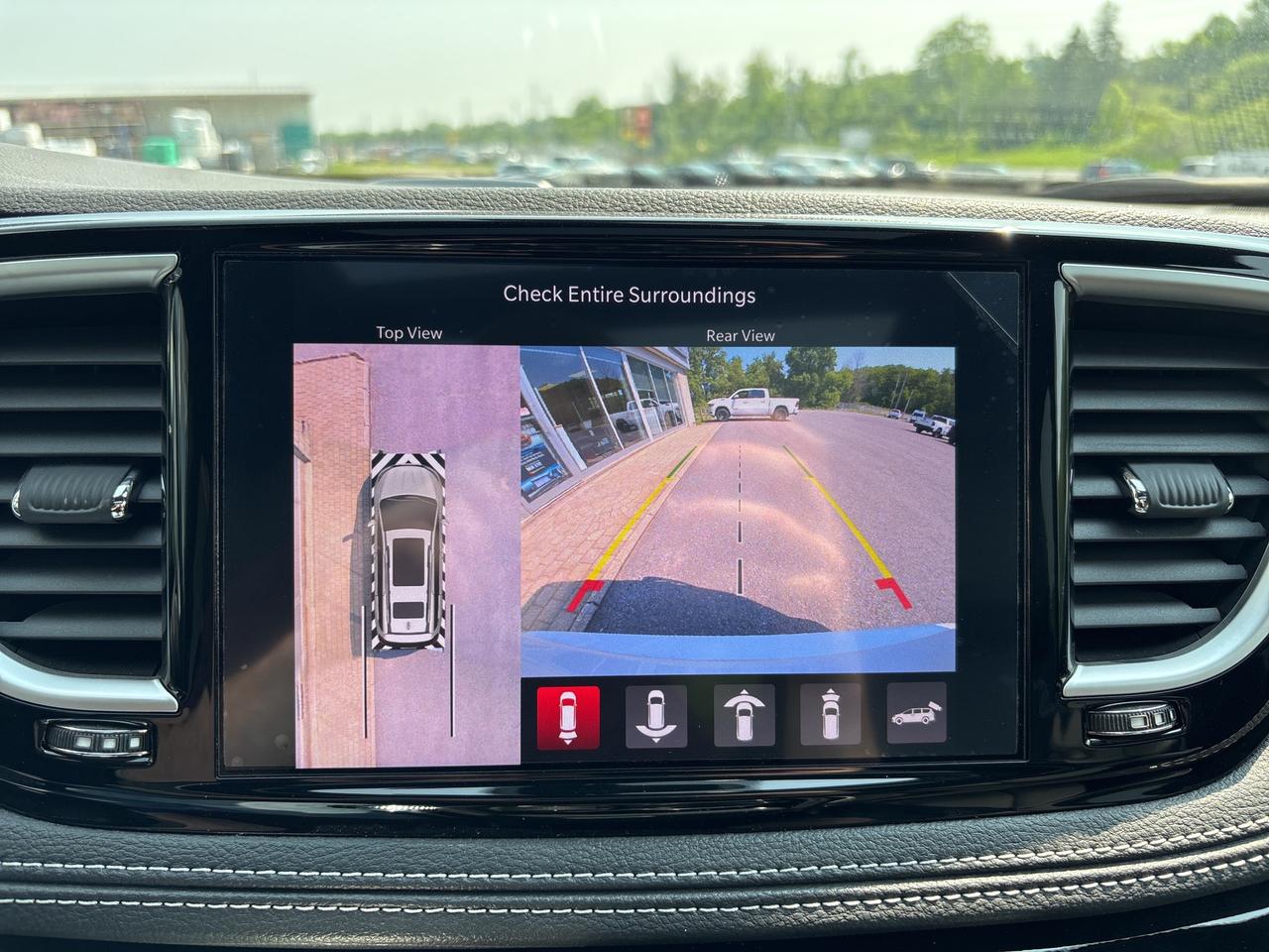 2024 Chrysler Pacifica Hybrid  Photo