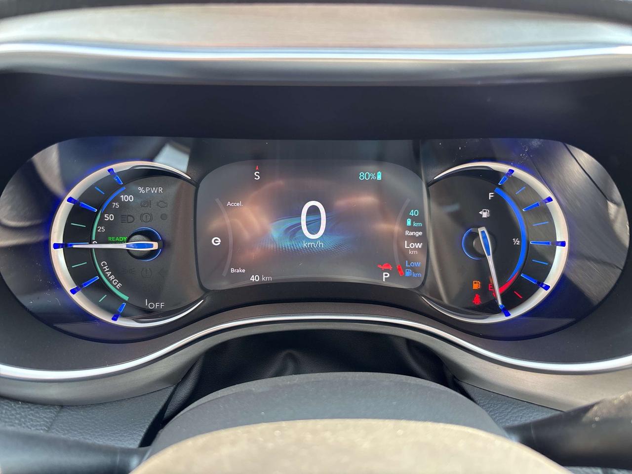 2024 Chrysler Pacifica Premium S Appearance Photo