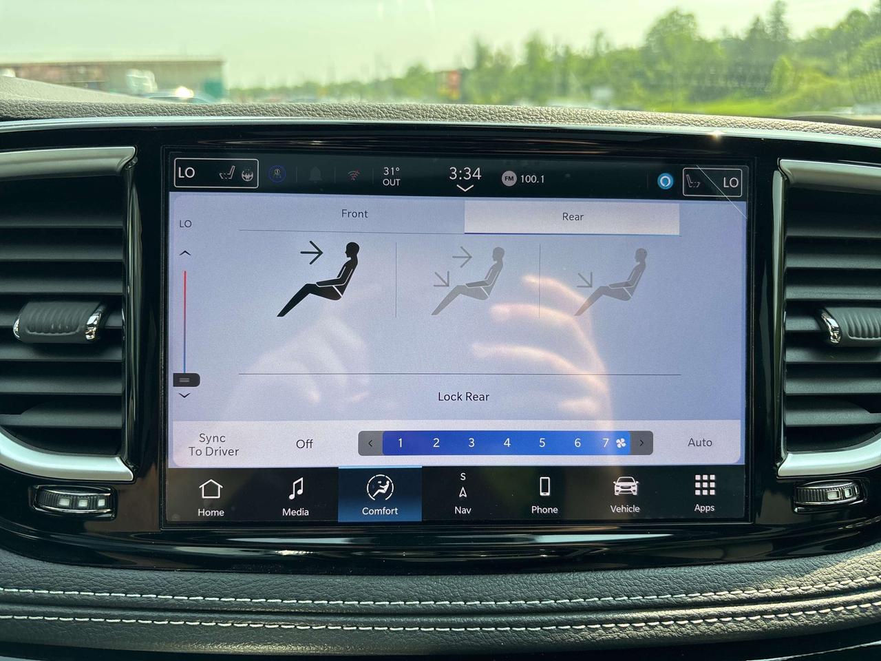 2024 Chrysler Pacifica Premium S Appearance Photo