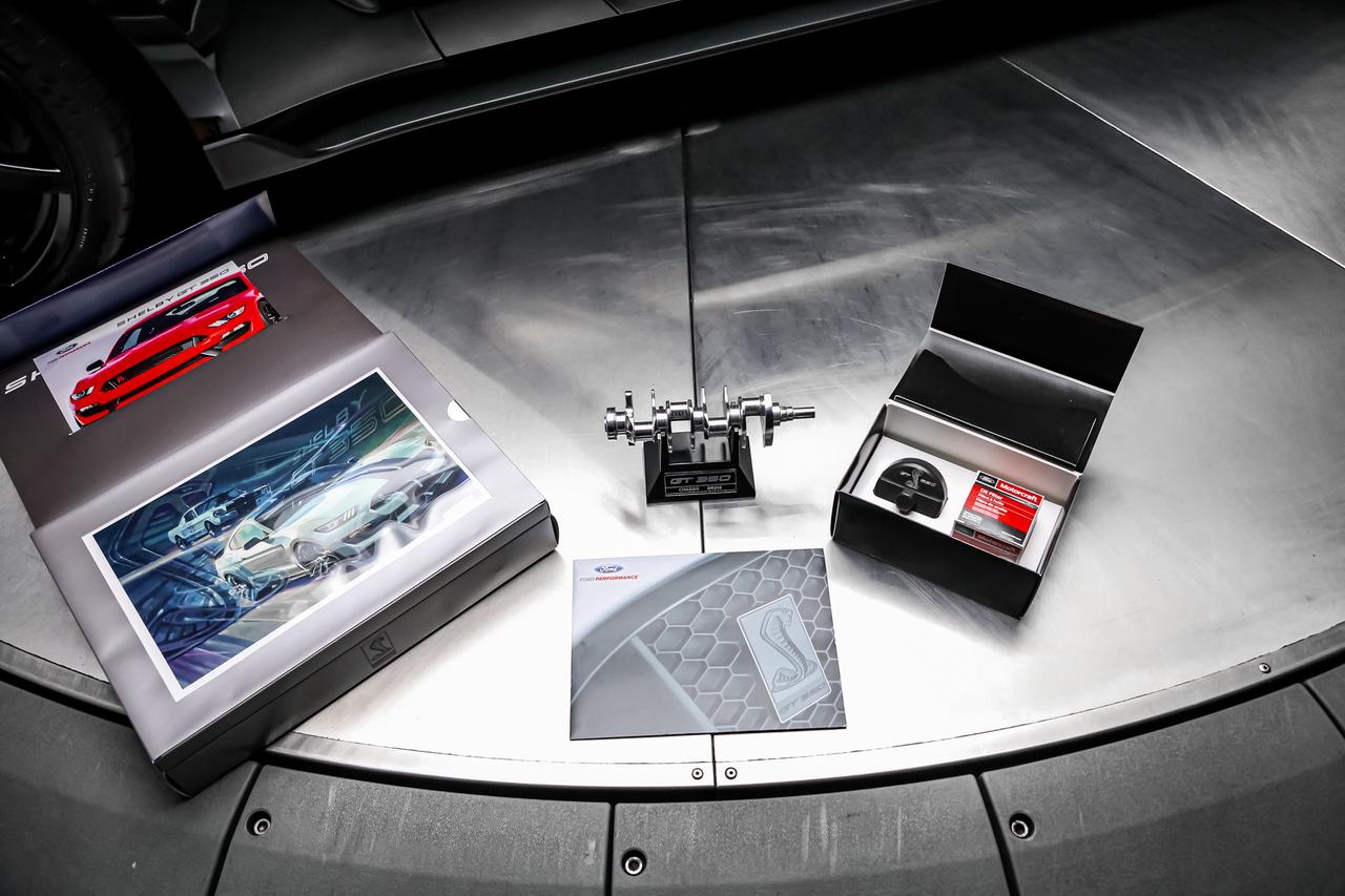 2016 Ford Mustang SHELBY GT350R 5.2L V8  FULLPPF LOWKM NOACCIDENT Photo