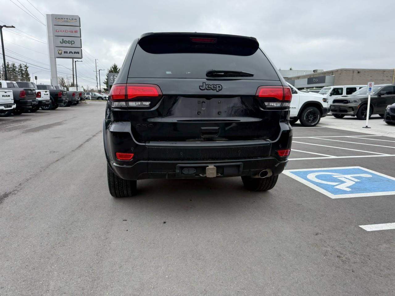 2021 Jeep Grand Cherokee Laredo 4dr 4x4 Photo4