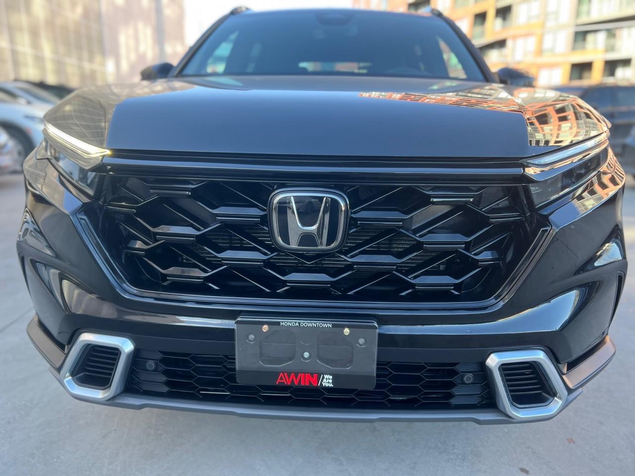 2023 Honda CR-V Hybrid Touring 4dr All-Wheel Drive Photo