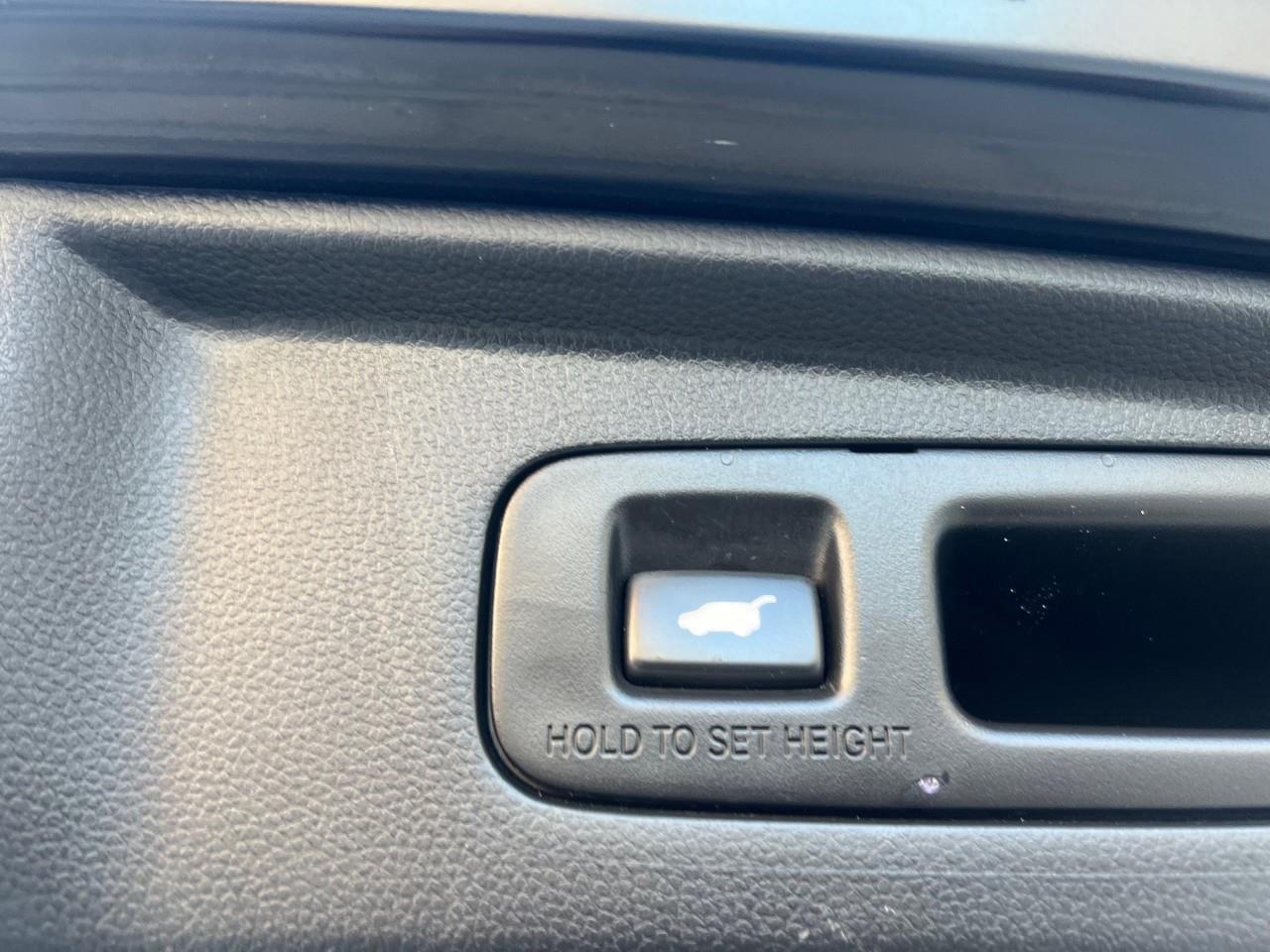 2023 Honda CR-V Hybrid Touring 4dr All-Wheel Drive Photo