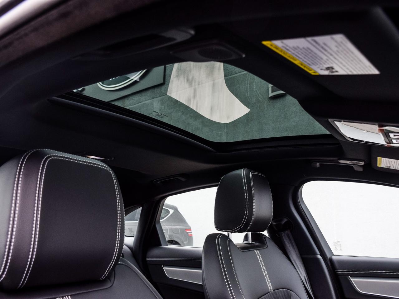 2024 Jaguar XF R-Dynamic SE Photo