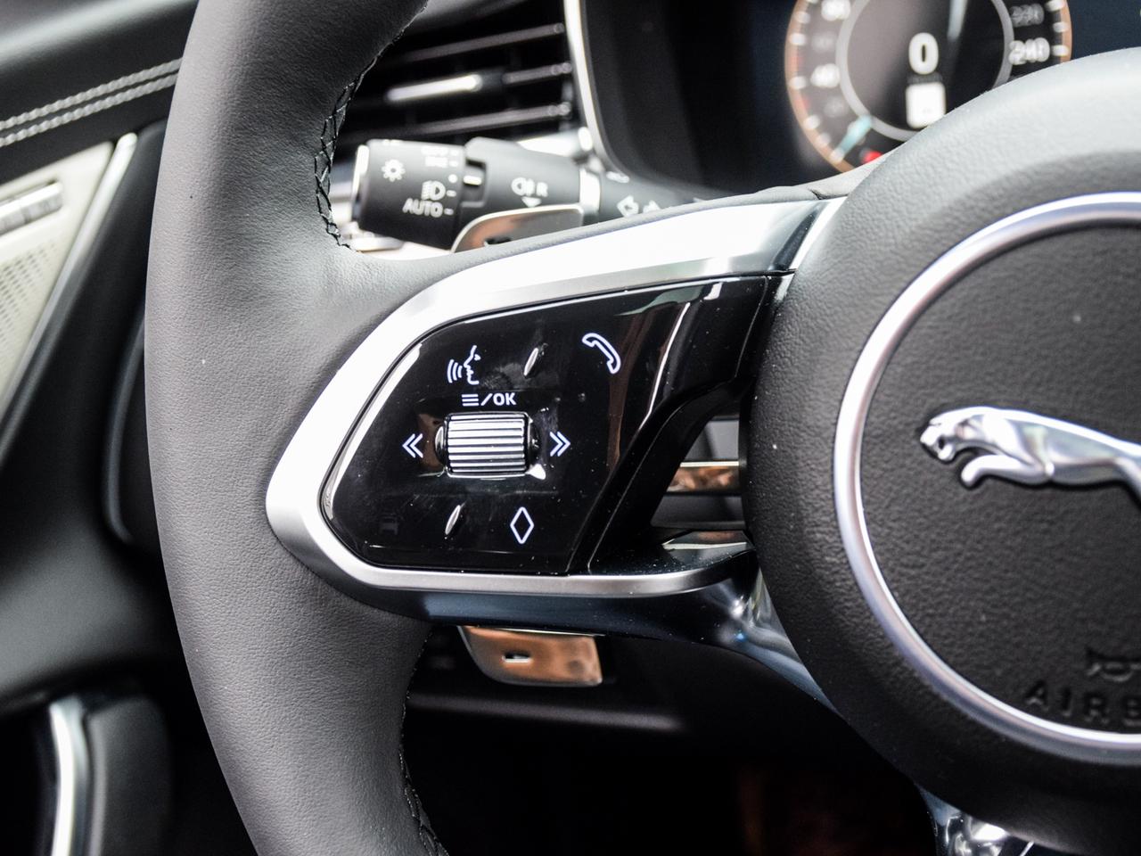 2024 Jaguar XF R-Dynamic SE Photo