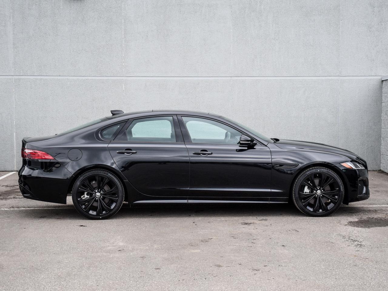 2024 Jaguar XF R-DYNAMIC SE -DYNAMIC SE Photo
