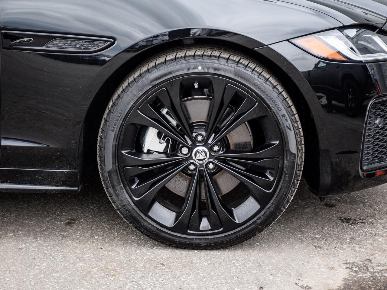 2024 Jaguar XF R-DYNAMIC SE -DYNAMIC SE Photo