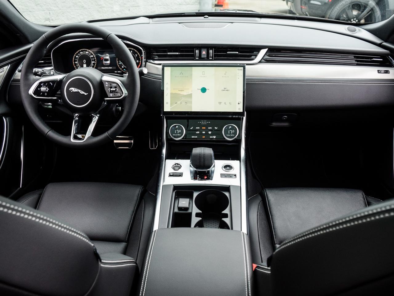 2024 Jaguar XF R-DYNAMIC SE -DYNAMIC SE Photo