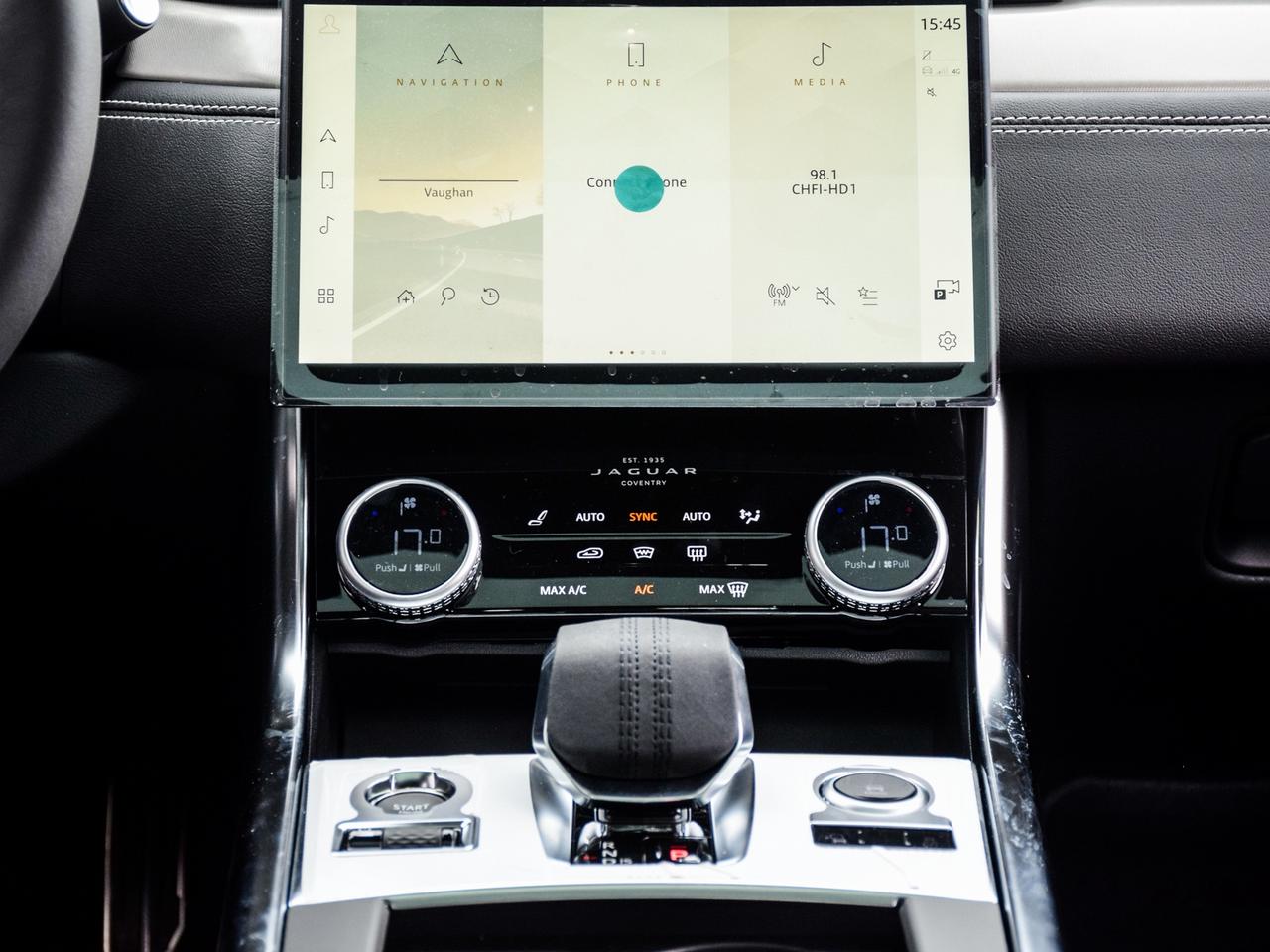 2024 Jaguar XF R-DYNAMIC SE -DYNAMIC SE Photo
