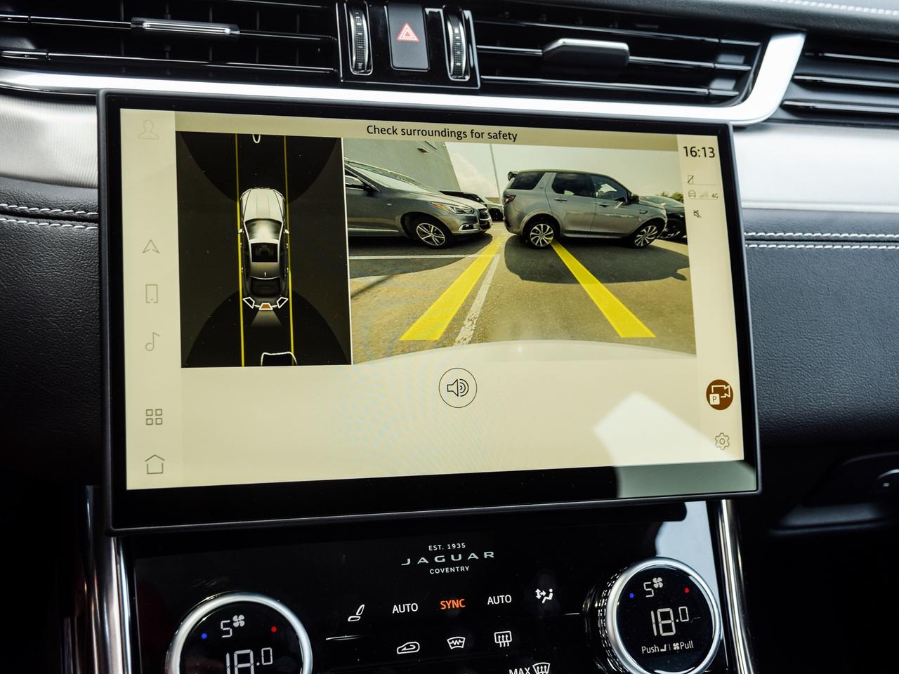 2024 Jaguar XF R-Dynamic SE Photo