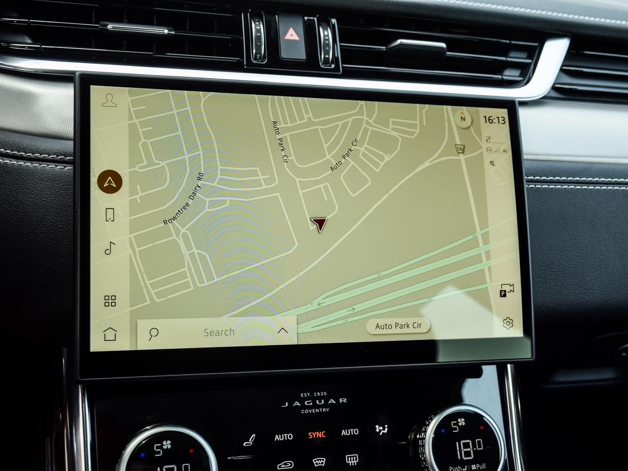 2024 Jaguar XF R-DYNAMIC SE -DYNAMIC SE Photo