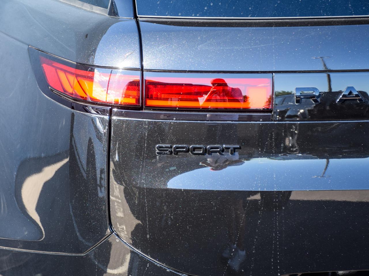 2025 Land Rover Range Rover Sport Dynamic SE Photo