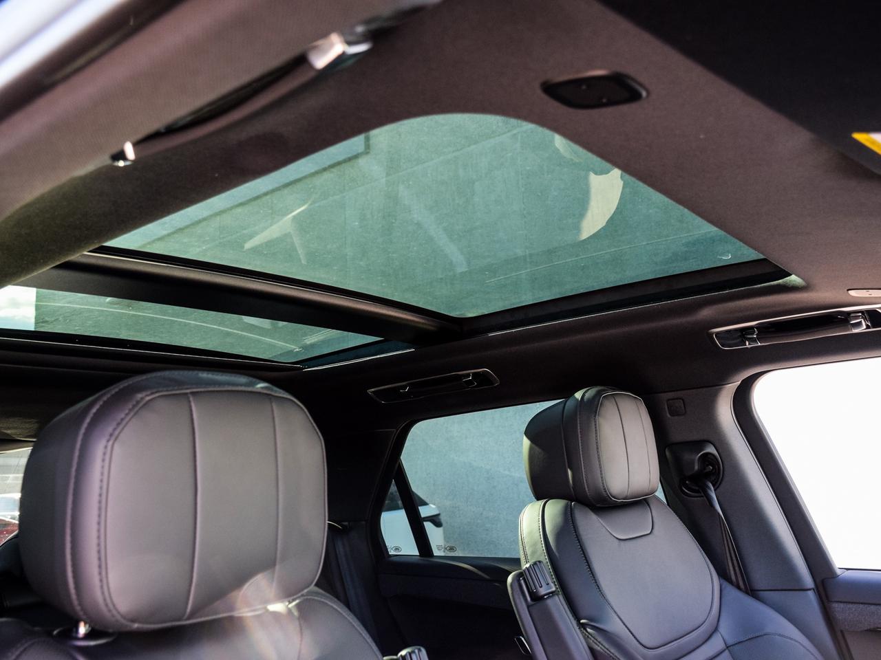 2025 Land Rover Range Rover Sport Dynamic SE Photo