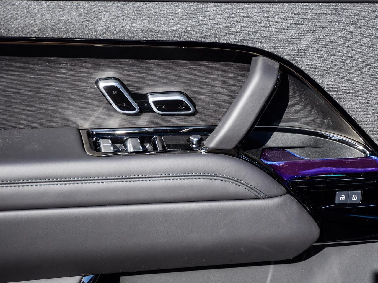 2025 Land Rover Range Rover Sport Dynamic SE Photo