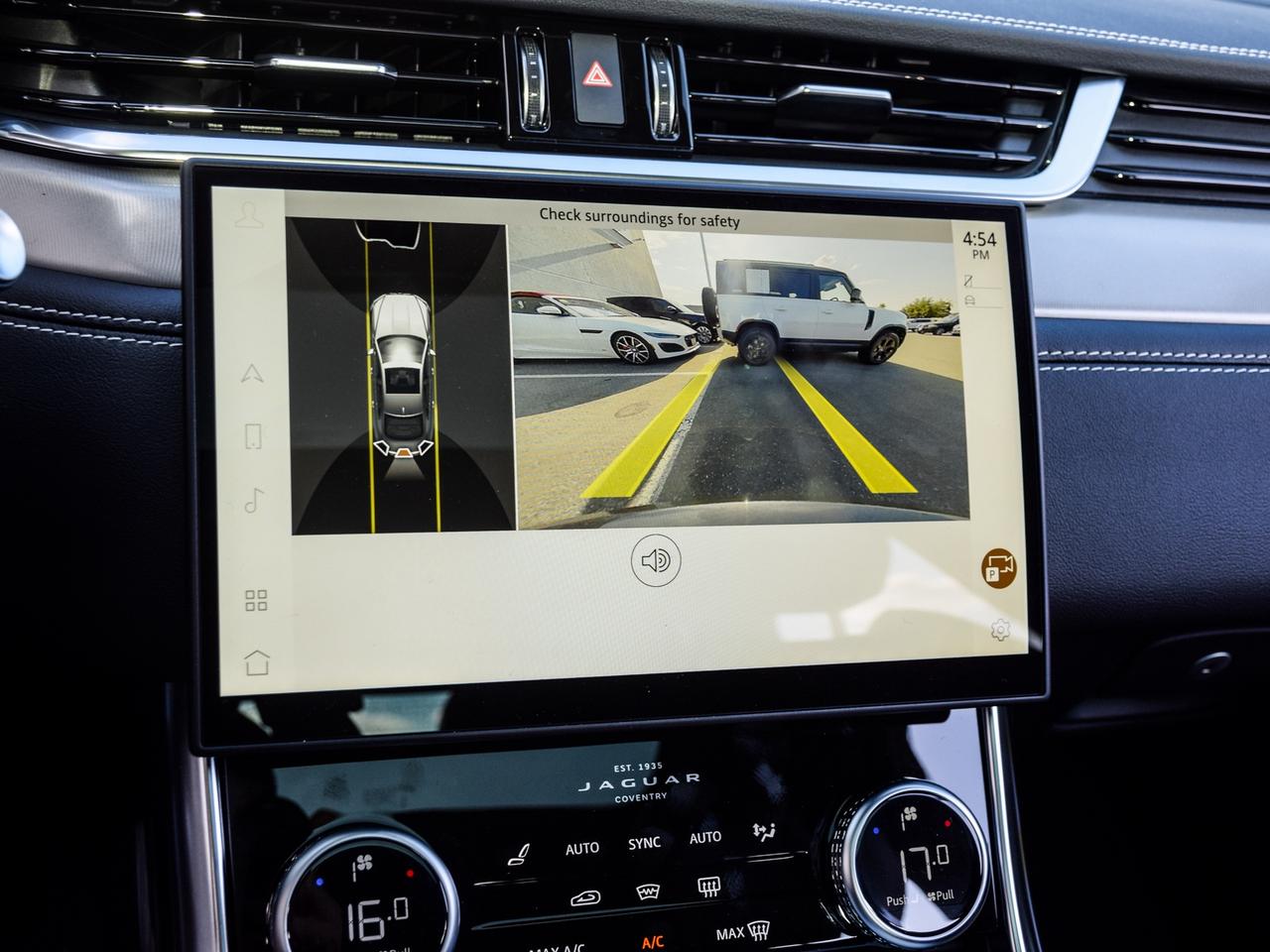 2024 Jaguar XF R-Dynamic SE Photo