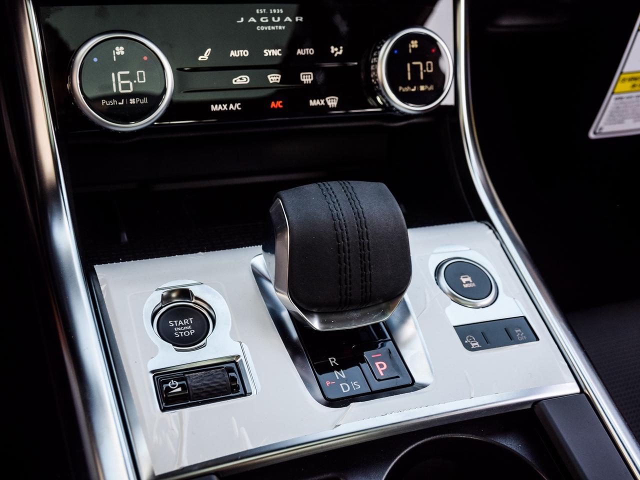 2024 Jaguar XF R-Dynamic SE Photo