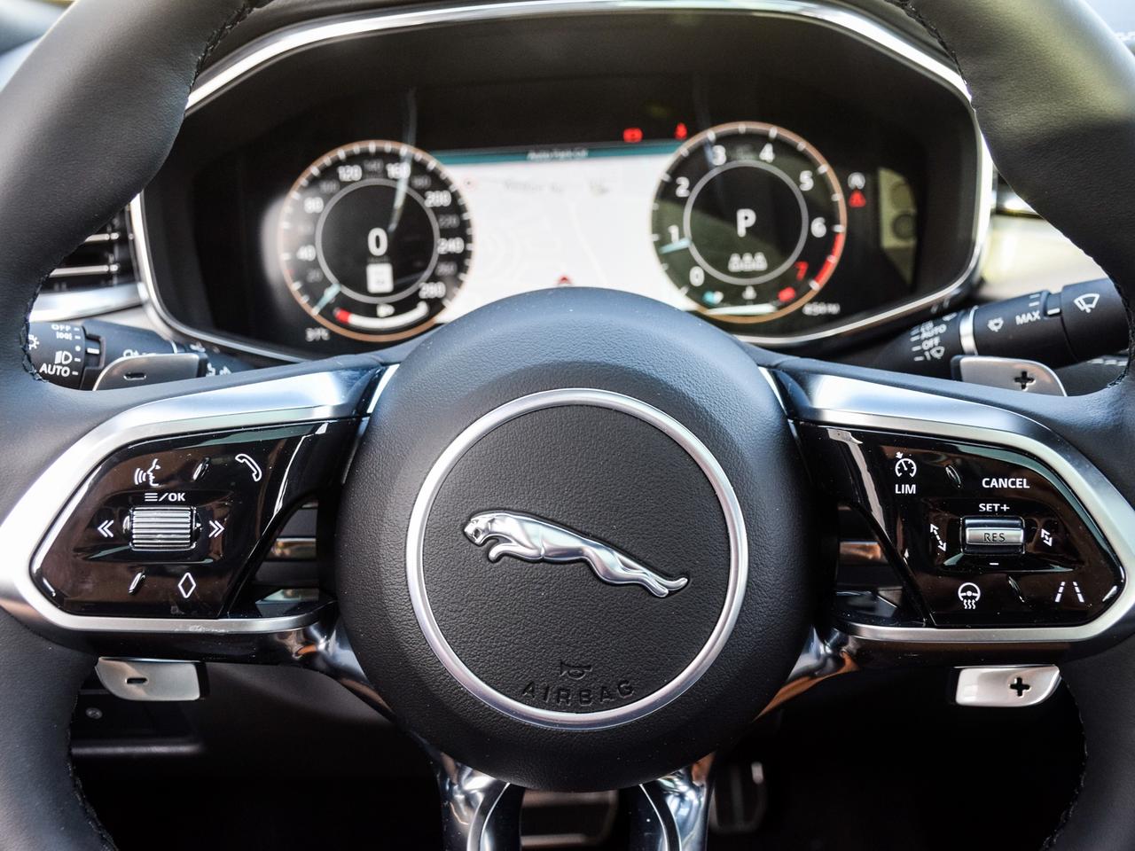 2024 Jaguar XF R-Dynamic SE Photo